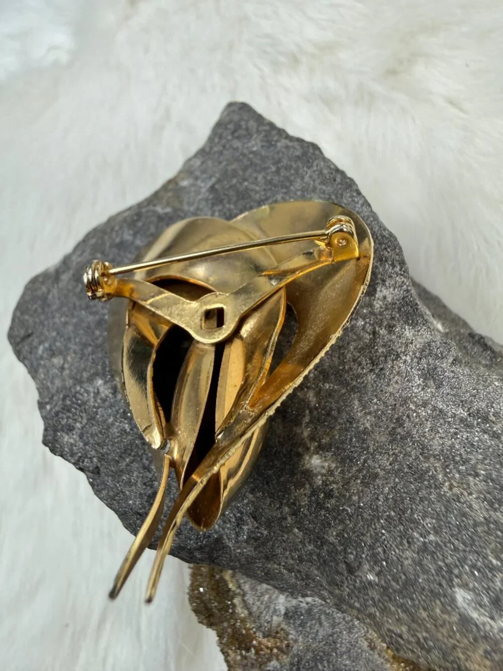 Vintage Textured Gold Tone Abstract Modernist Heart Brooch 2